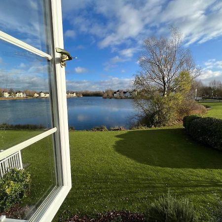 Barnsley, Turret House Windrush Lake South Cerney Exterior foto